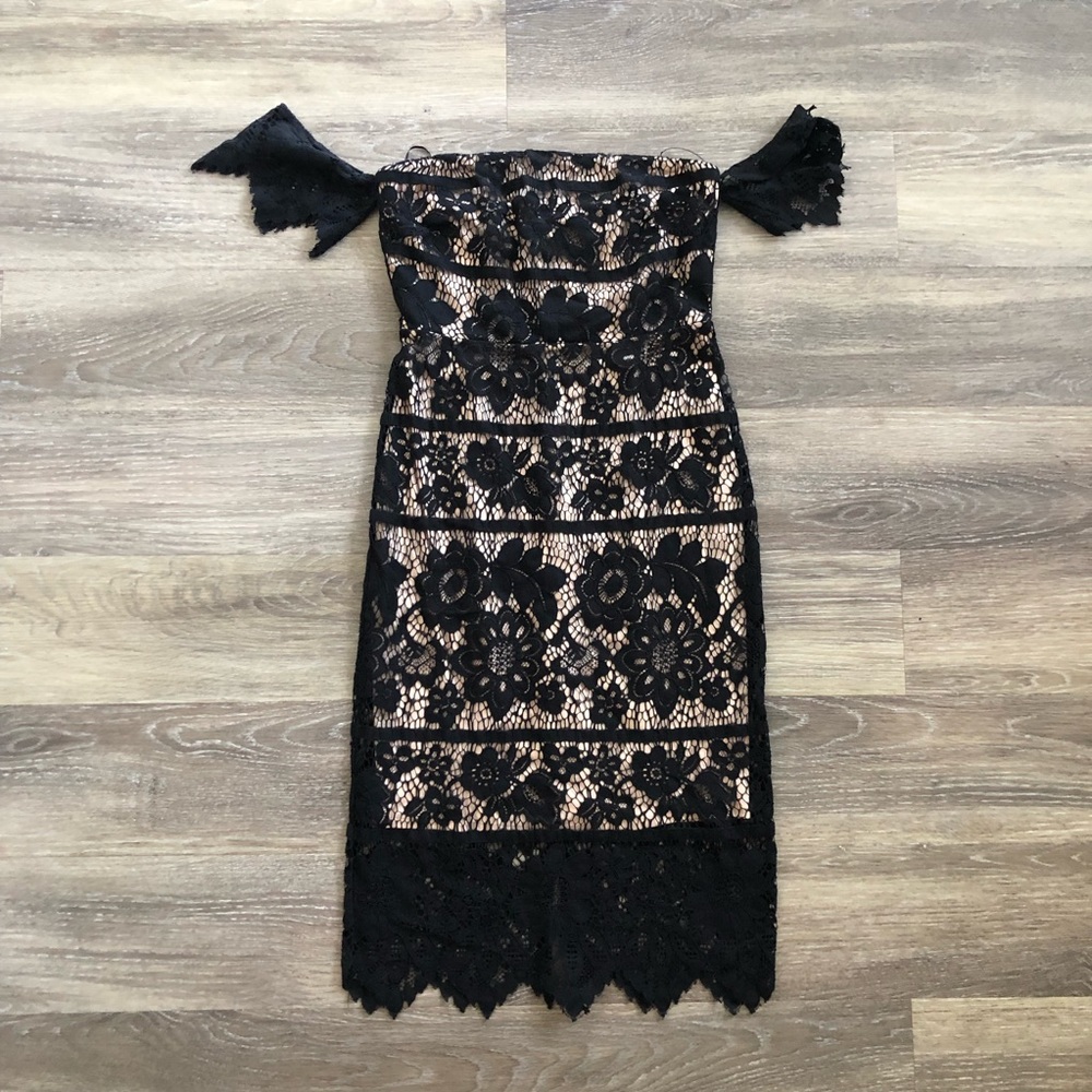 Express Lace Midi Dress